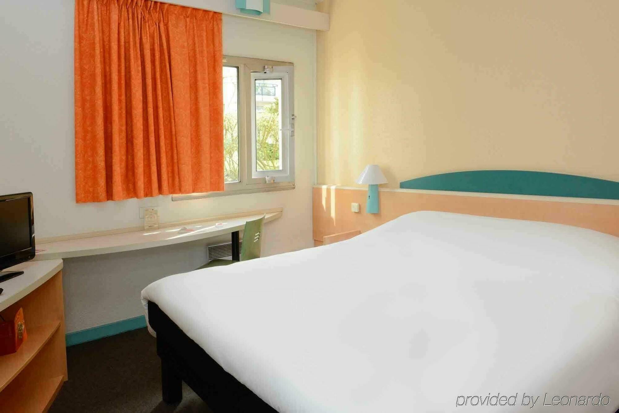 Hotel Ibis Styles Caen Centre Historique Exterior foto